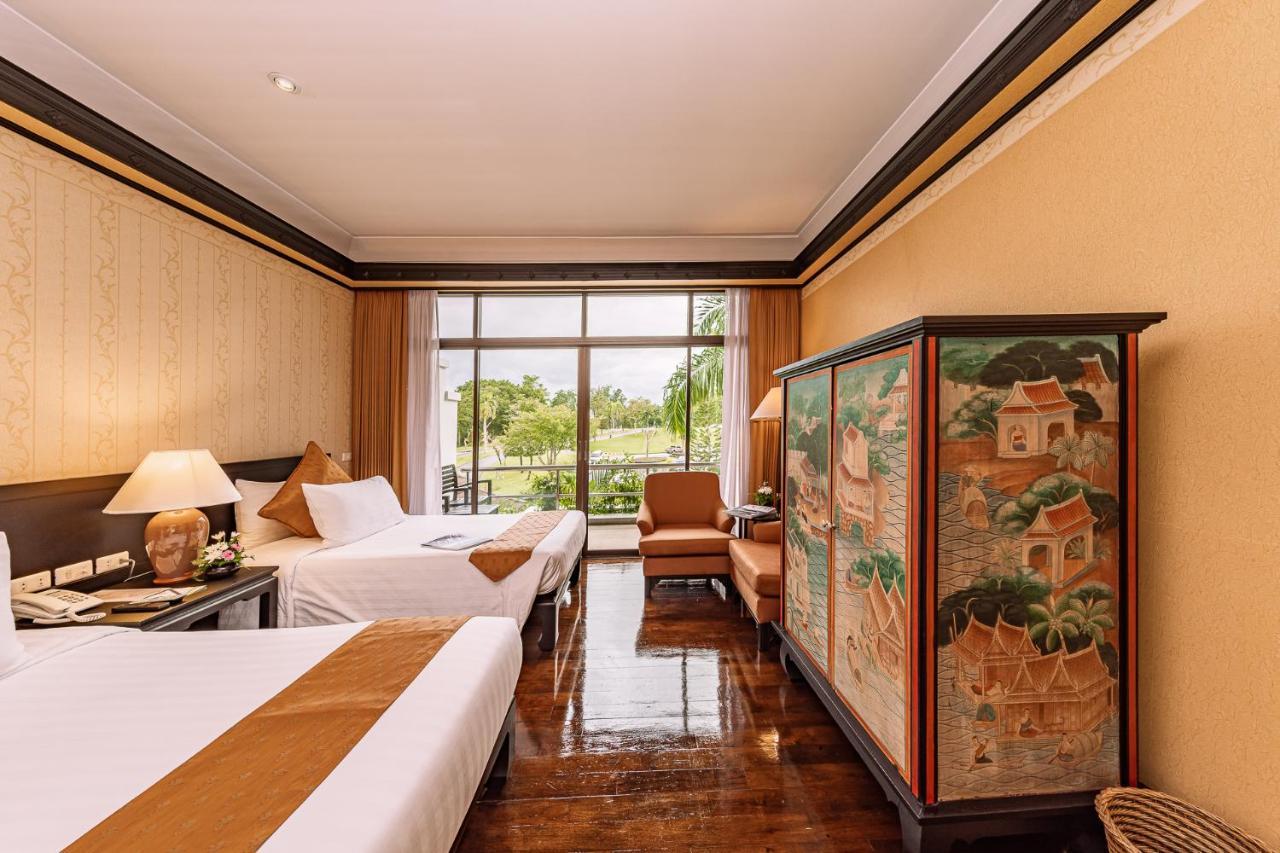 บลูแคนยอนคันทรีคลับ Hotel Mai Khao ภายนอก รูปภาพ
